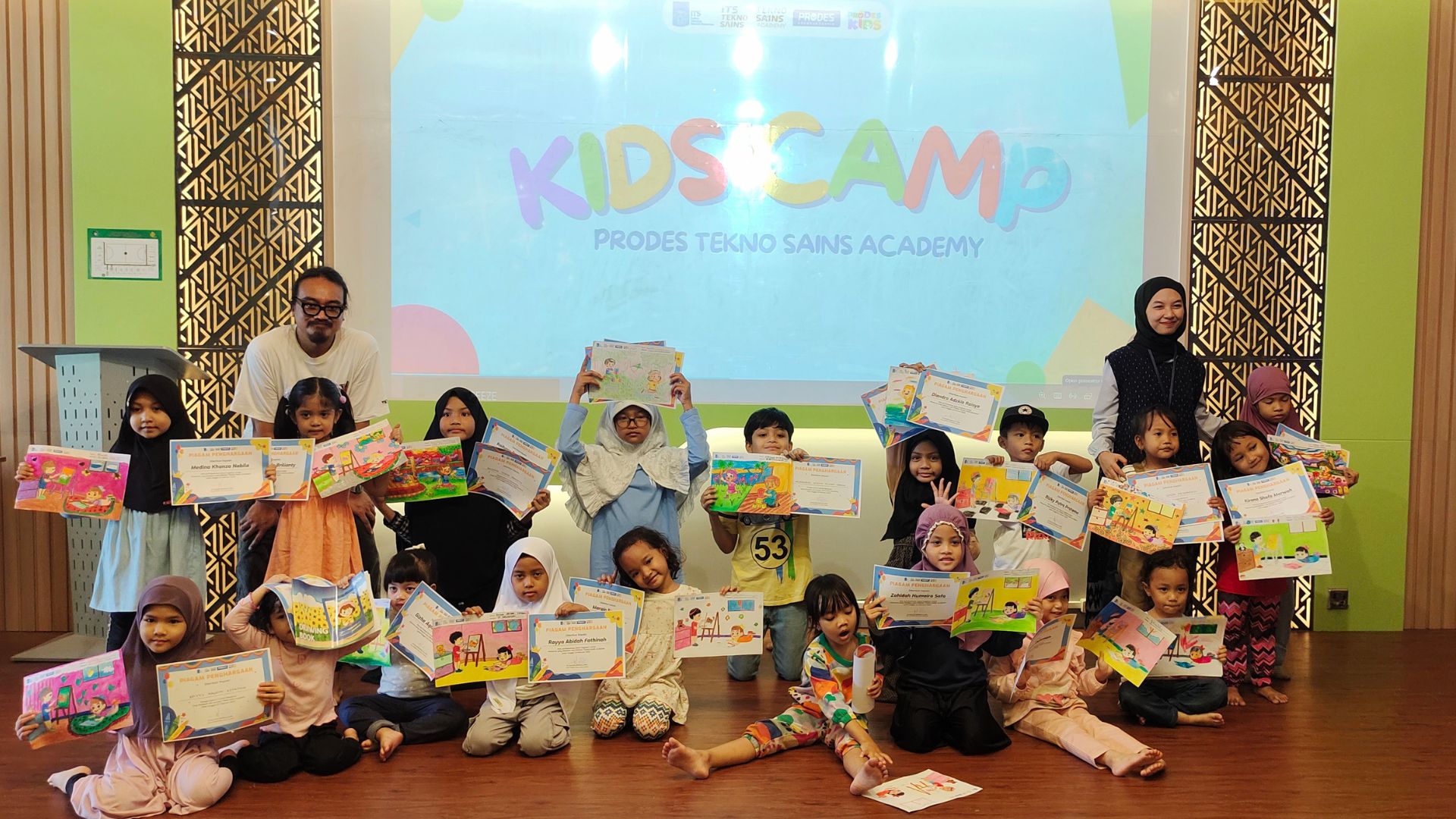 Lomba wewarnai prodes (2) Lomba wewarnai prodes (2)